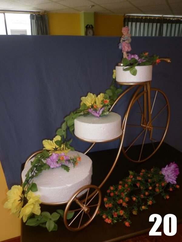 PEDESTAL TRICICLO DORADO