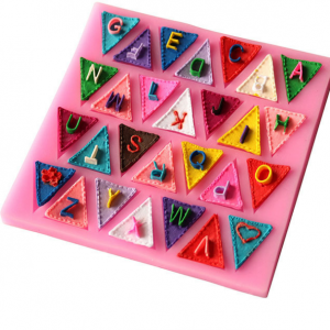 MOLDE SILICONA 236 TRIANGULO CON LETRA