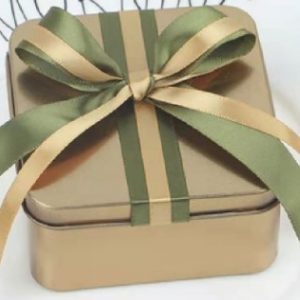 CAJA CHOCOLATE METALICA CUADRADA 9CM